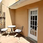 Dos Hermanas Casita 5 Downtown Courtyard Patio